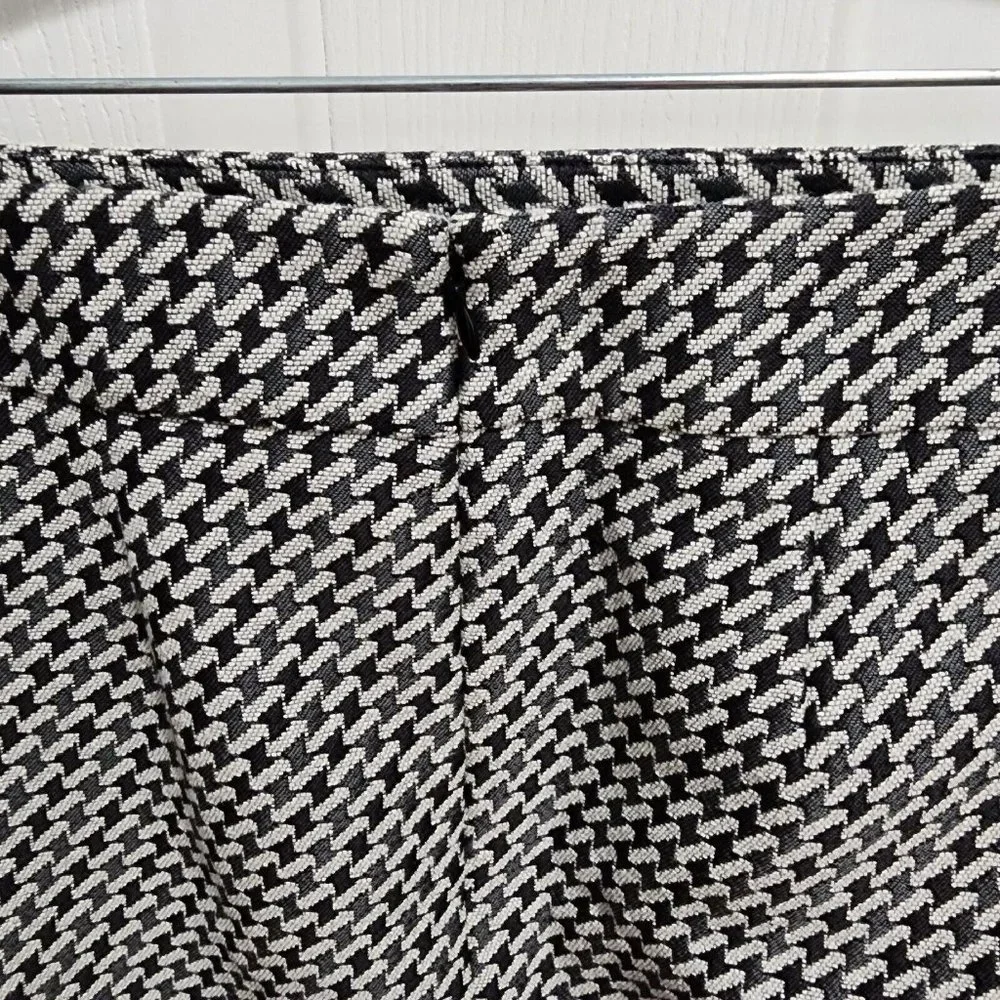 Loft Wlmen's A Line Mini Skirt Black White Tweed Houndstooth Casual Knit Size 6‎